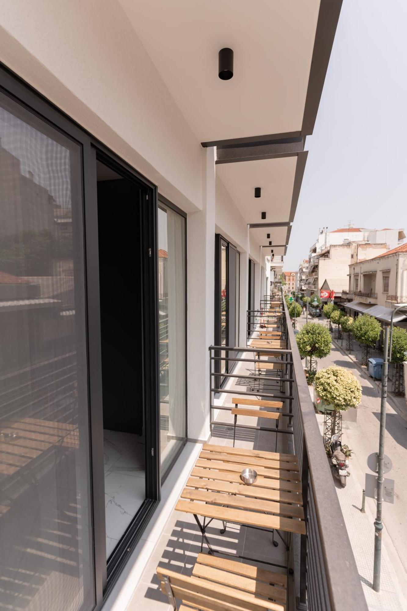 Δ17 Suites & Apartments Лариса Экстерьер фото